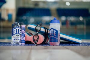 نوشیدن ورزشی هنگام شنا
